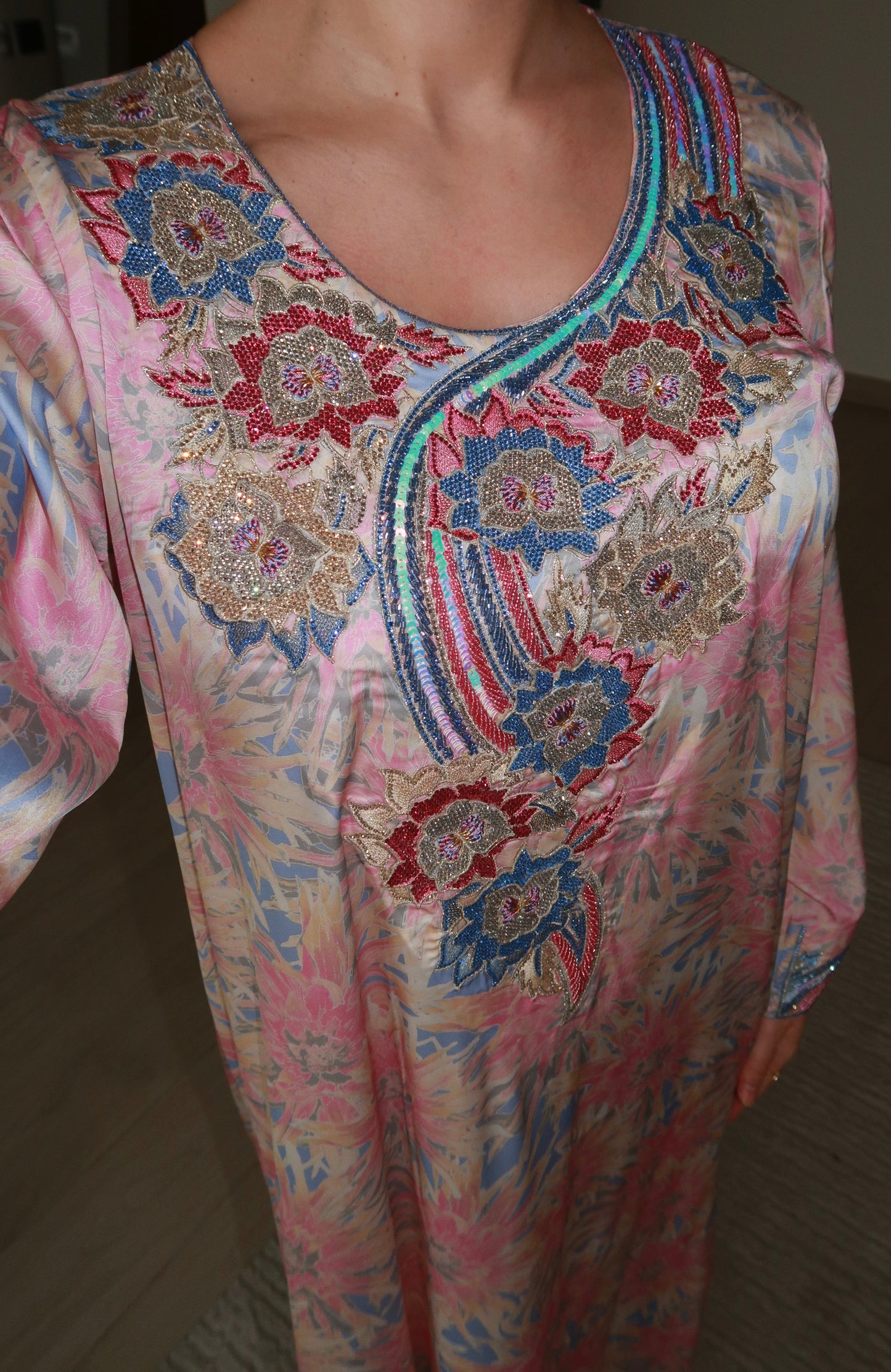 Blue & Pink Mukhawar