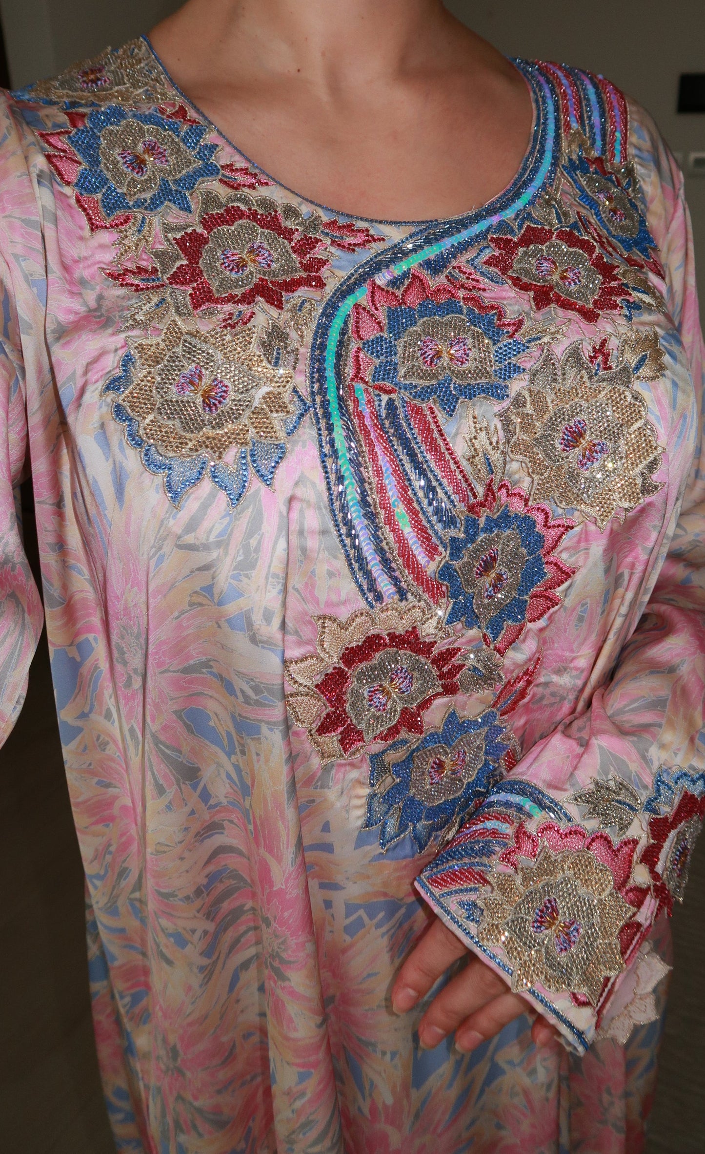 Blue & Pink Mukhawar