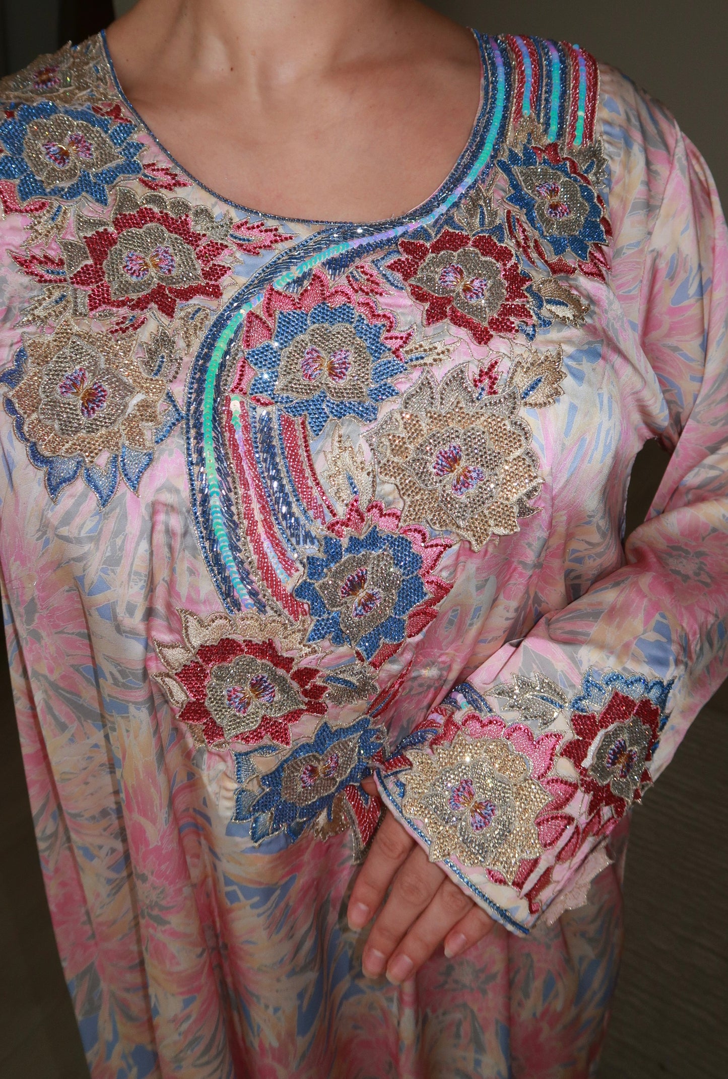 Blue & Pink Mukhawar